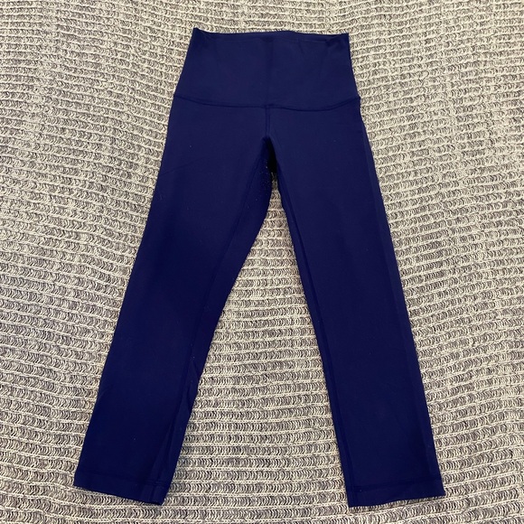Lululemon Wunder Under Crops - Picture 1 of 3